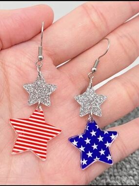 268. 4th of July star dangle earrings